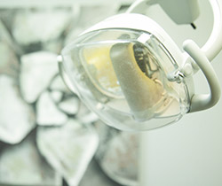 Dental light for examination